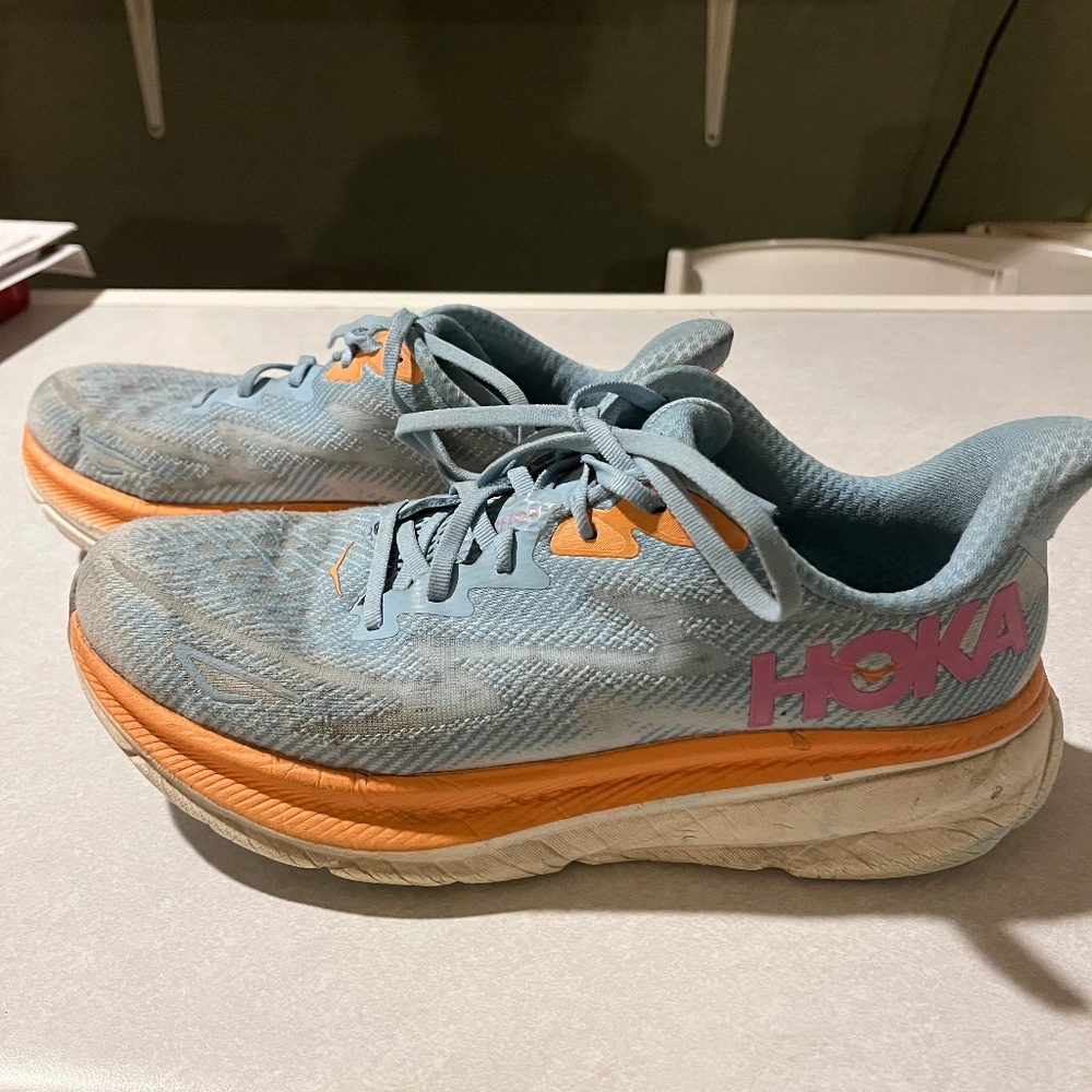 Well-loved ladies' Hokas